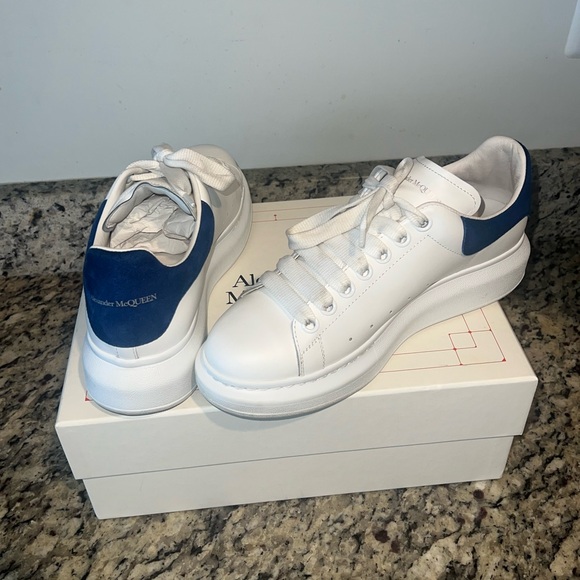 Women’s Platform Alexander McQueen Sneaker - Picture 3 of 5